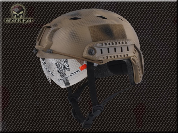 FAST Durable Airsoft Fast Helmet Shroud Camo Rhombus w Goggle NGBJ - Click Image to Close